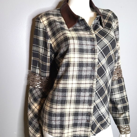 Plaid Leather Collared Lace Sleeve Top - Picture 5 of 9
